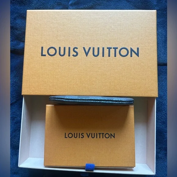 Authentic Louis Vuitton Damier Ebene Key Pouch- Black - Picture 4 of 7